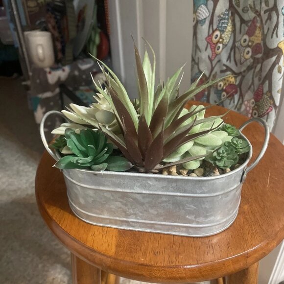 Mainstays 6.8" Artificial Succulent Plants in Metal Planter - Picture 3 of 6